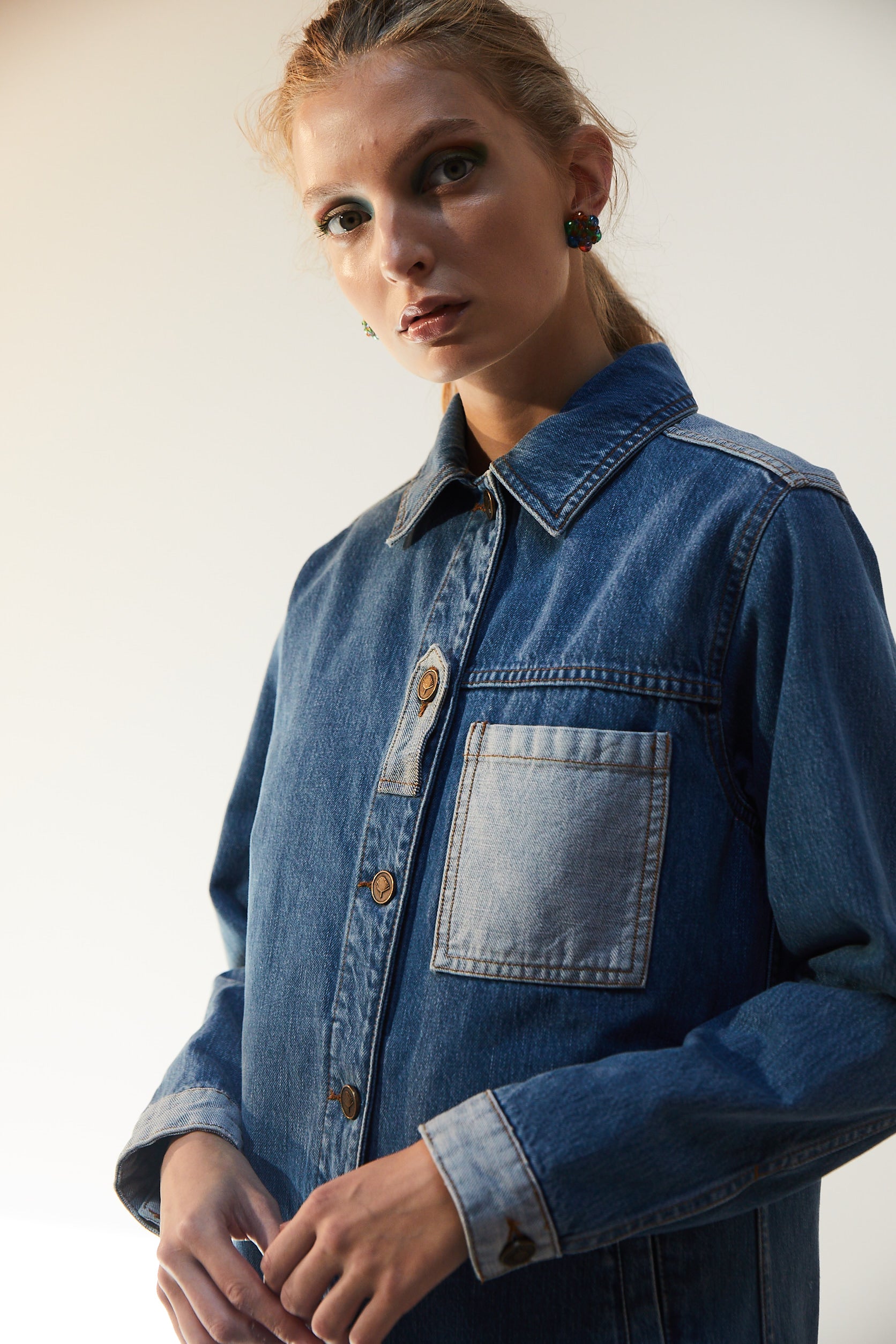 Gömlek Yaka Ön ve Cep Nakış Detaylı Ceket