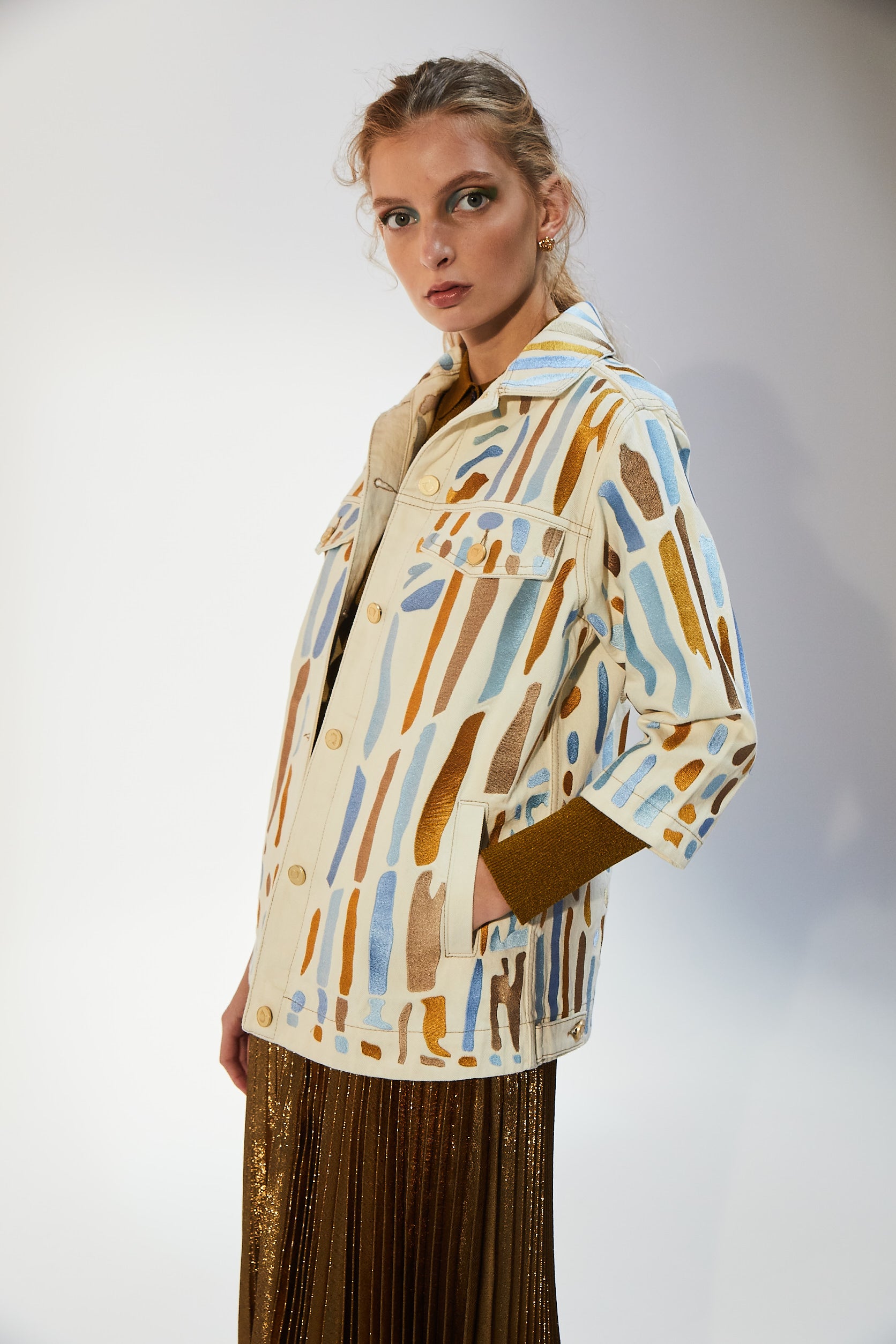 Ön Ve Arka Mavi-Sarı Geometrik Nakışlı Ceket