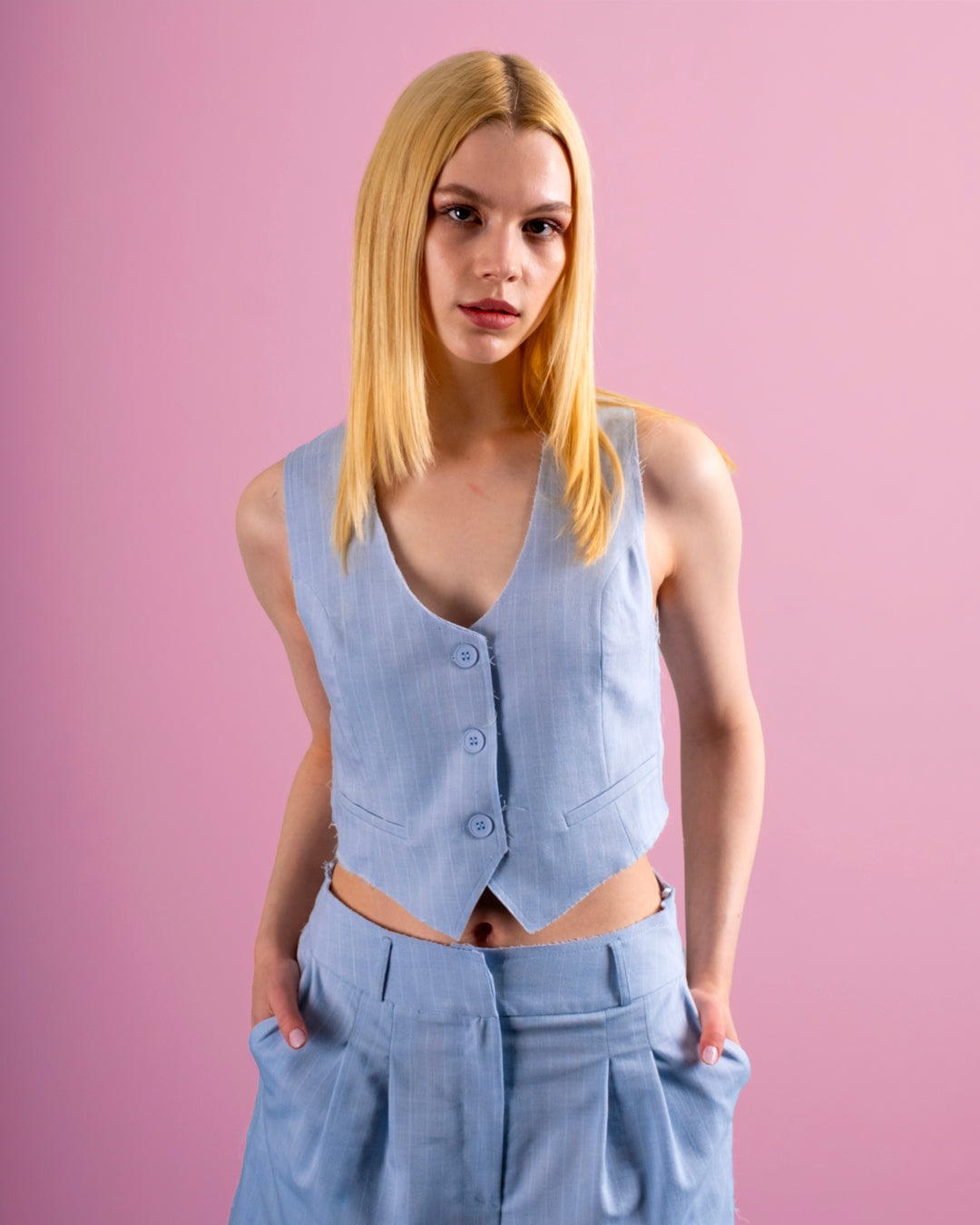 Önü Düğmeli Çizgili Yelek-Şort Takım