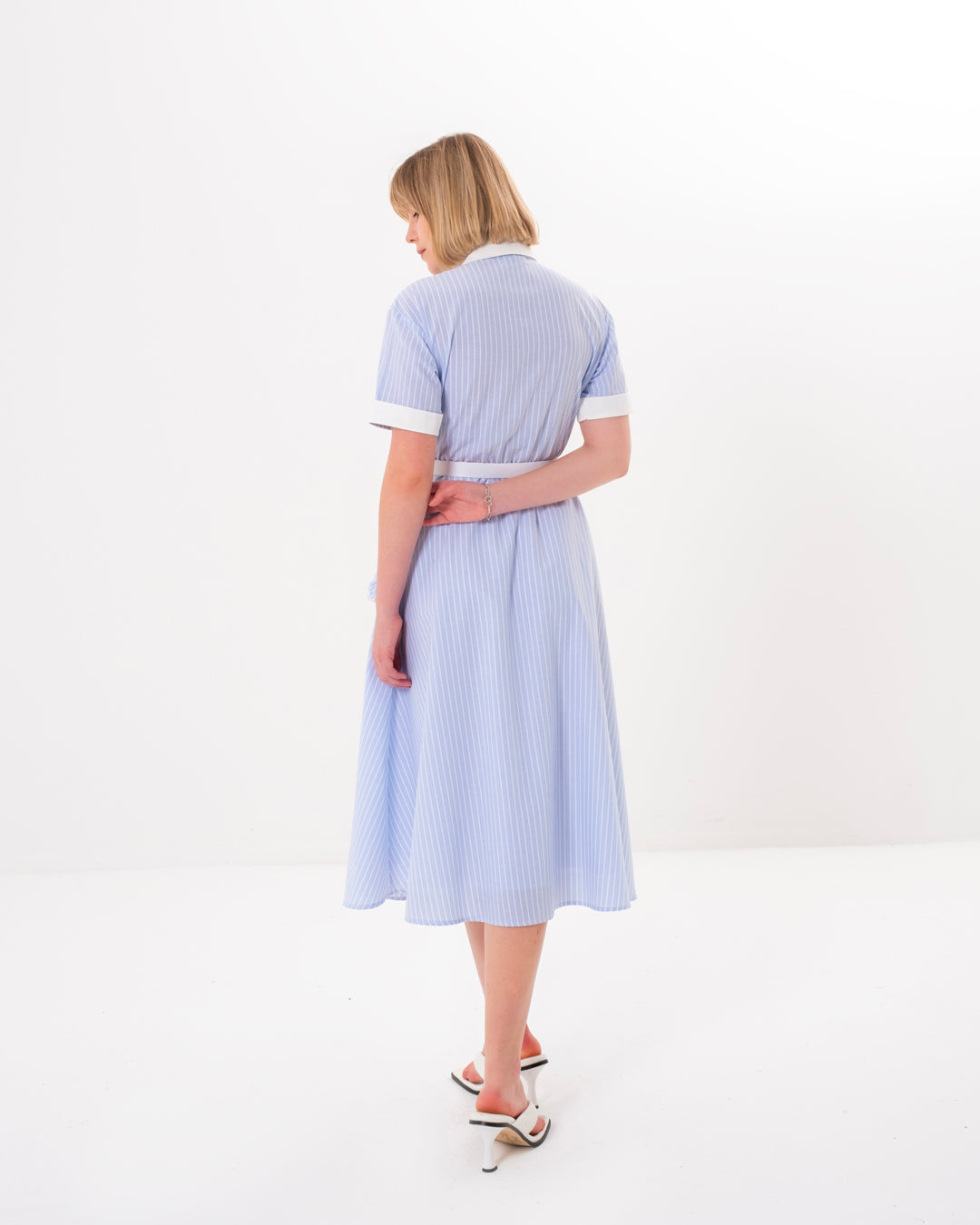 Gömlek Yaka Önü Düğmeli Beli Lastikli İçi Astarlı Elbise