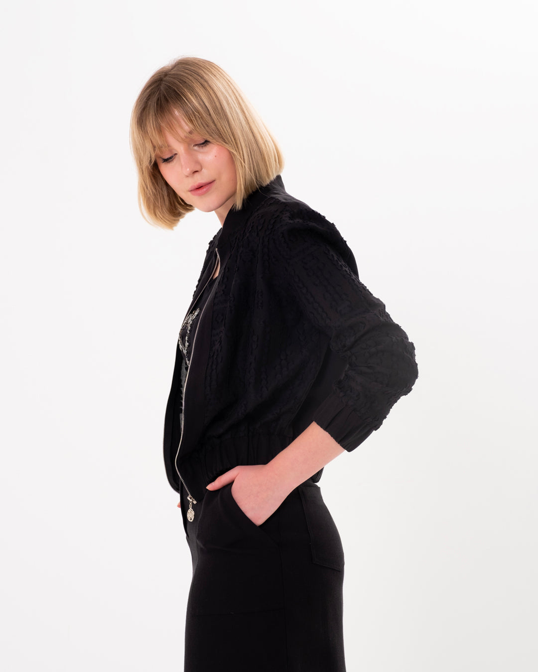 Önü Fermuarlı, Kolları ve Beli Lastikli Ceket-Atlet-Etek (Üçlü) Takım