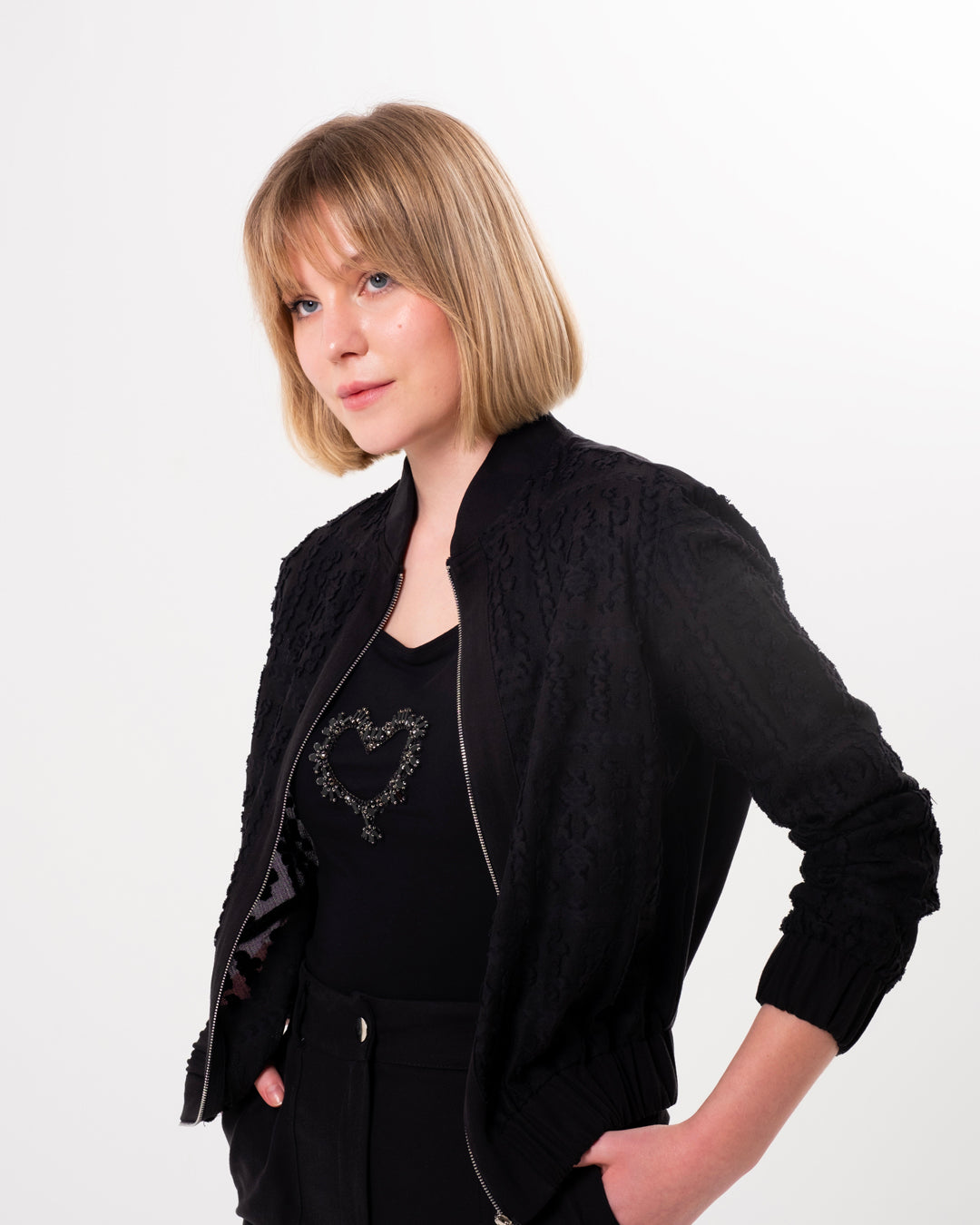 Önü Fermuarlı, Kolları ve Beli Lastikli Ceket-Atlet-Etek (Üçlü) Takım