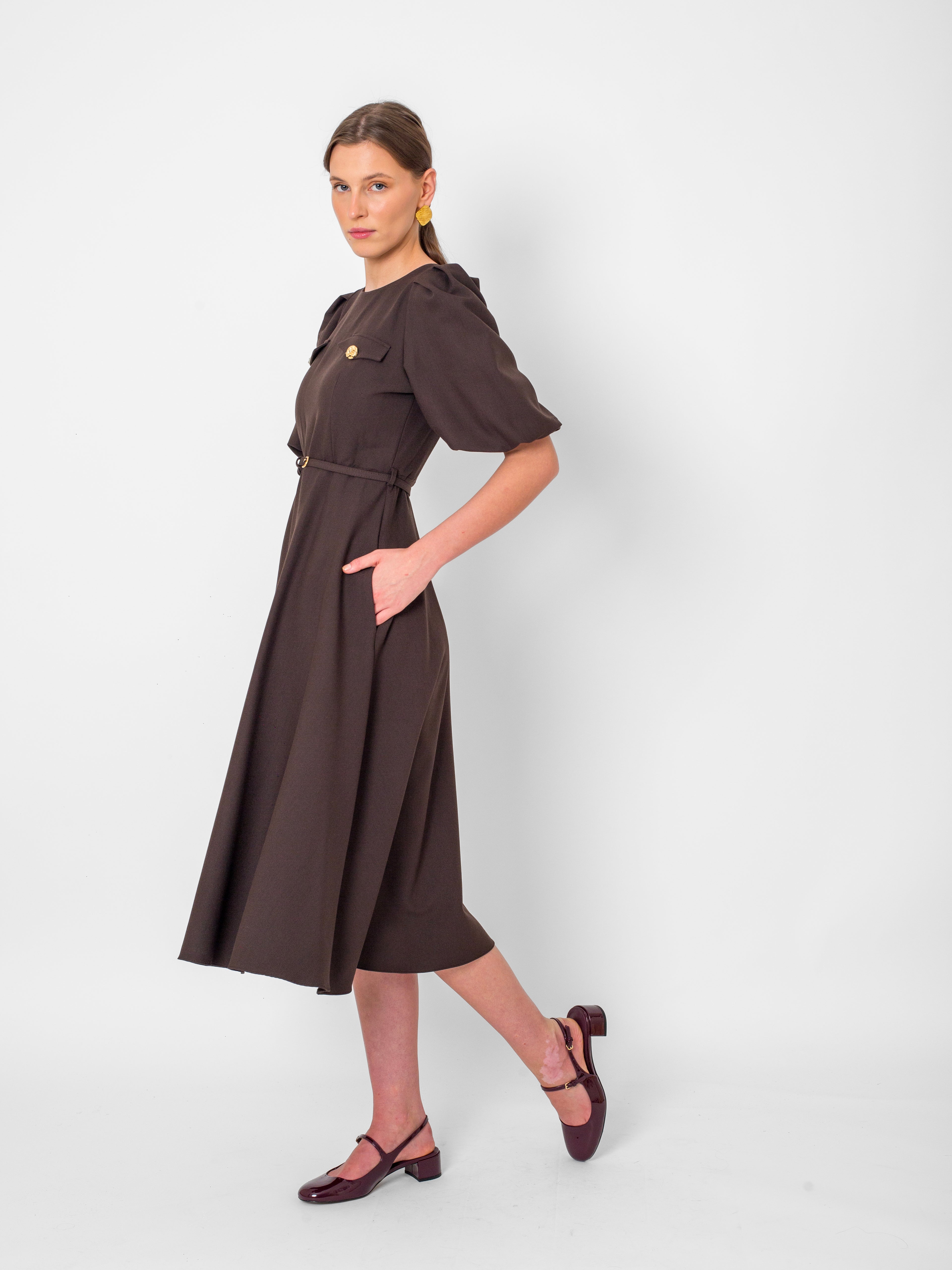 Yuvarlak Yaka Önü Düğme Detaylı Kısa Kollu Kemerli Elbise