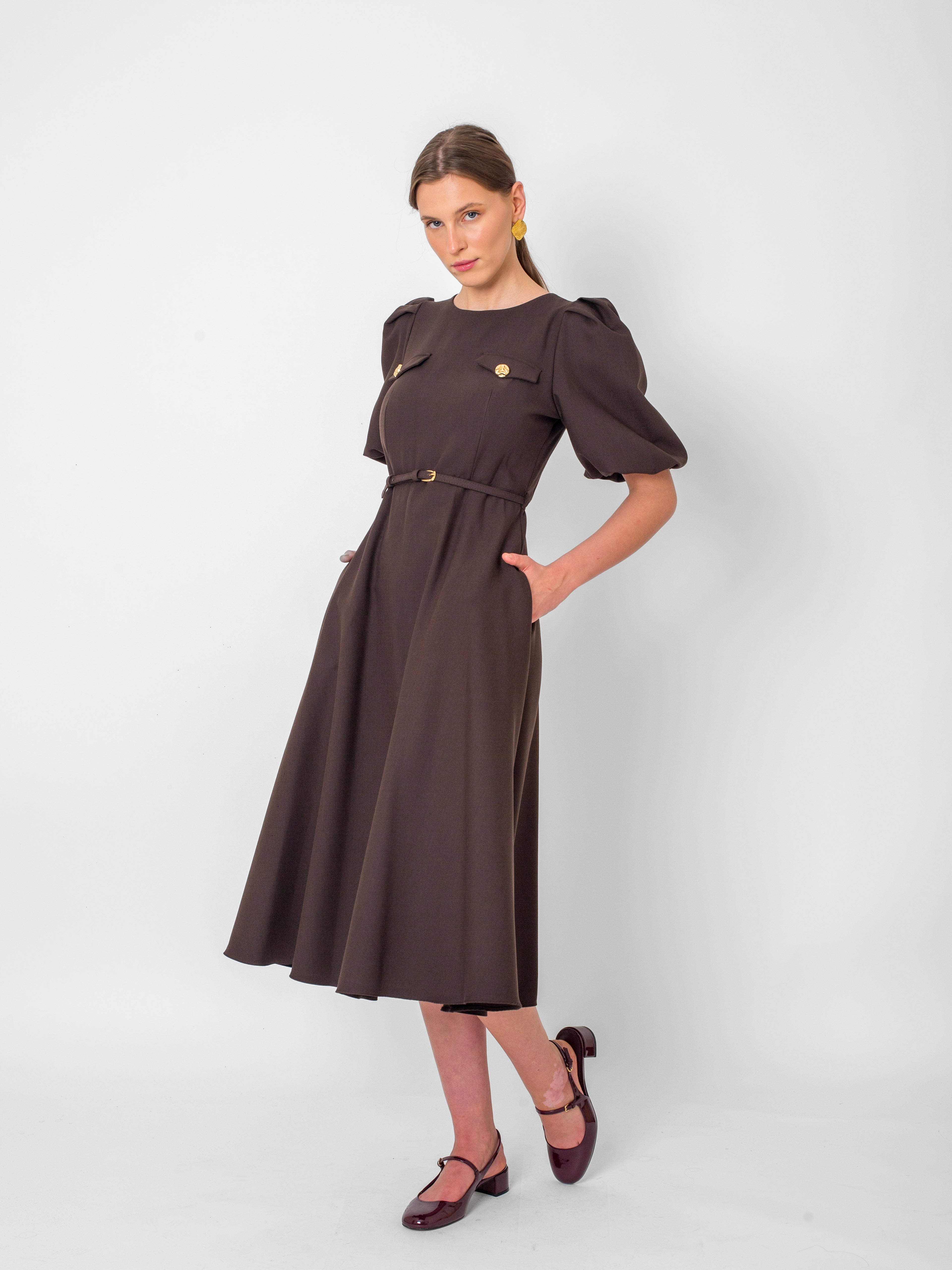 Yuvarlak Yaka Önü Düğme Detaylı Kısa Kollu Kemerli Elbise