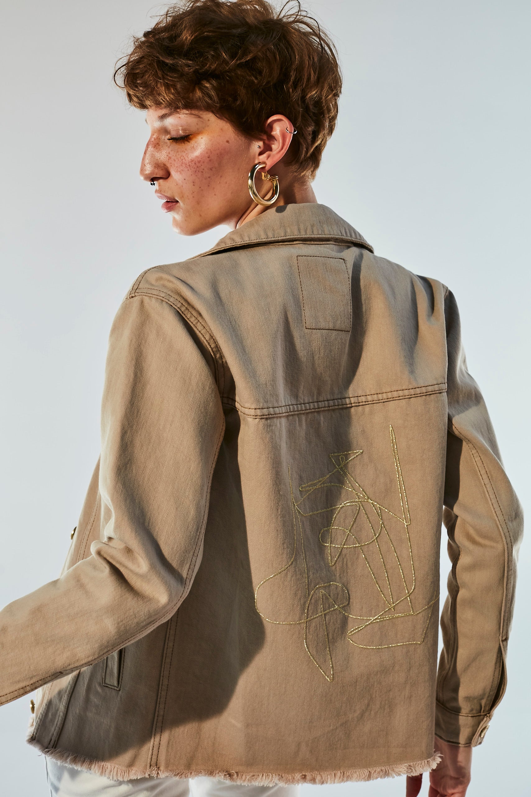 Arka Geometrik Nakış İşlemeli Ceket