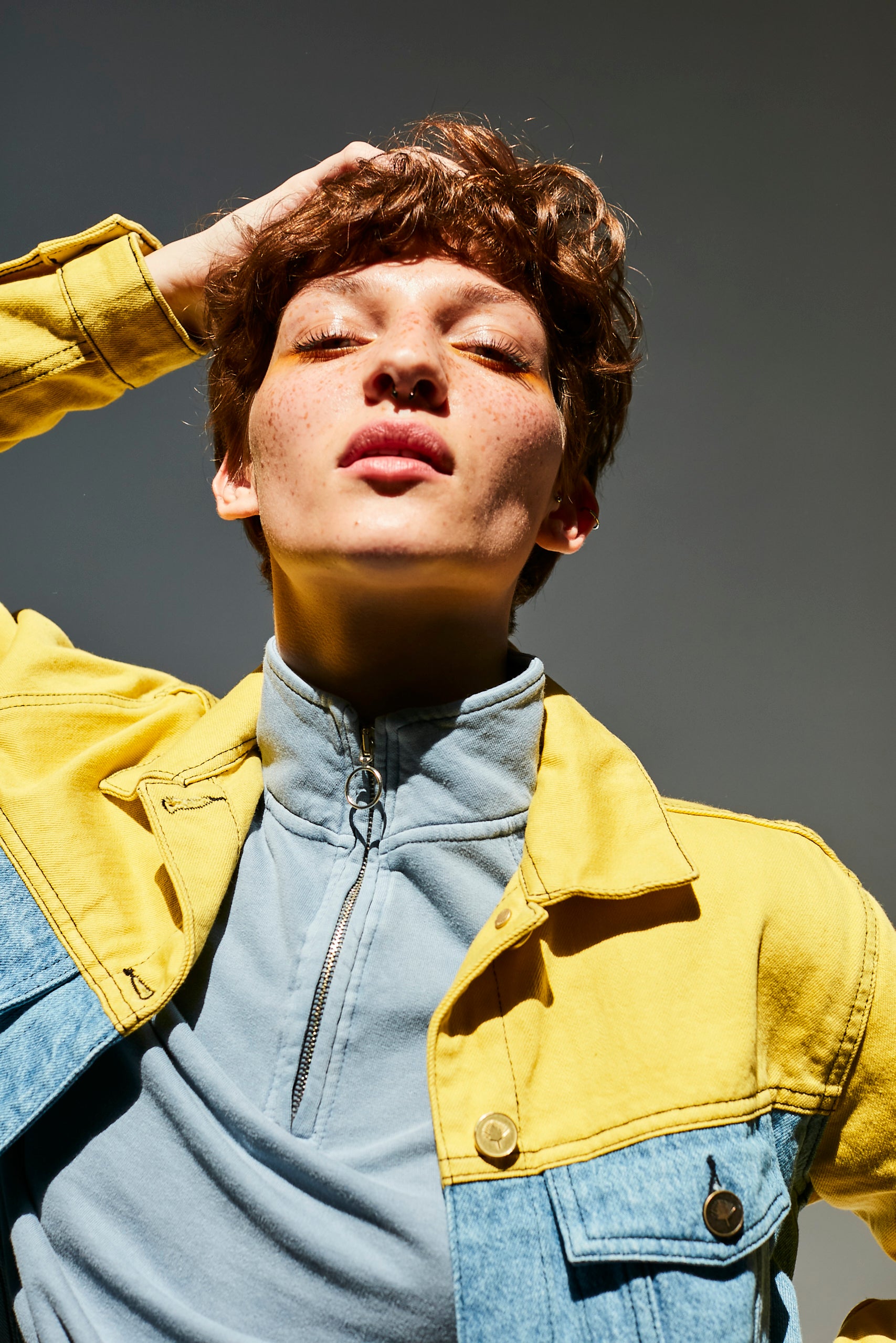 Arkası Geometrik Nakış İşlemeli Ceket