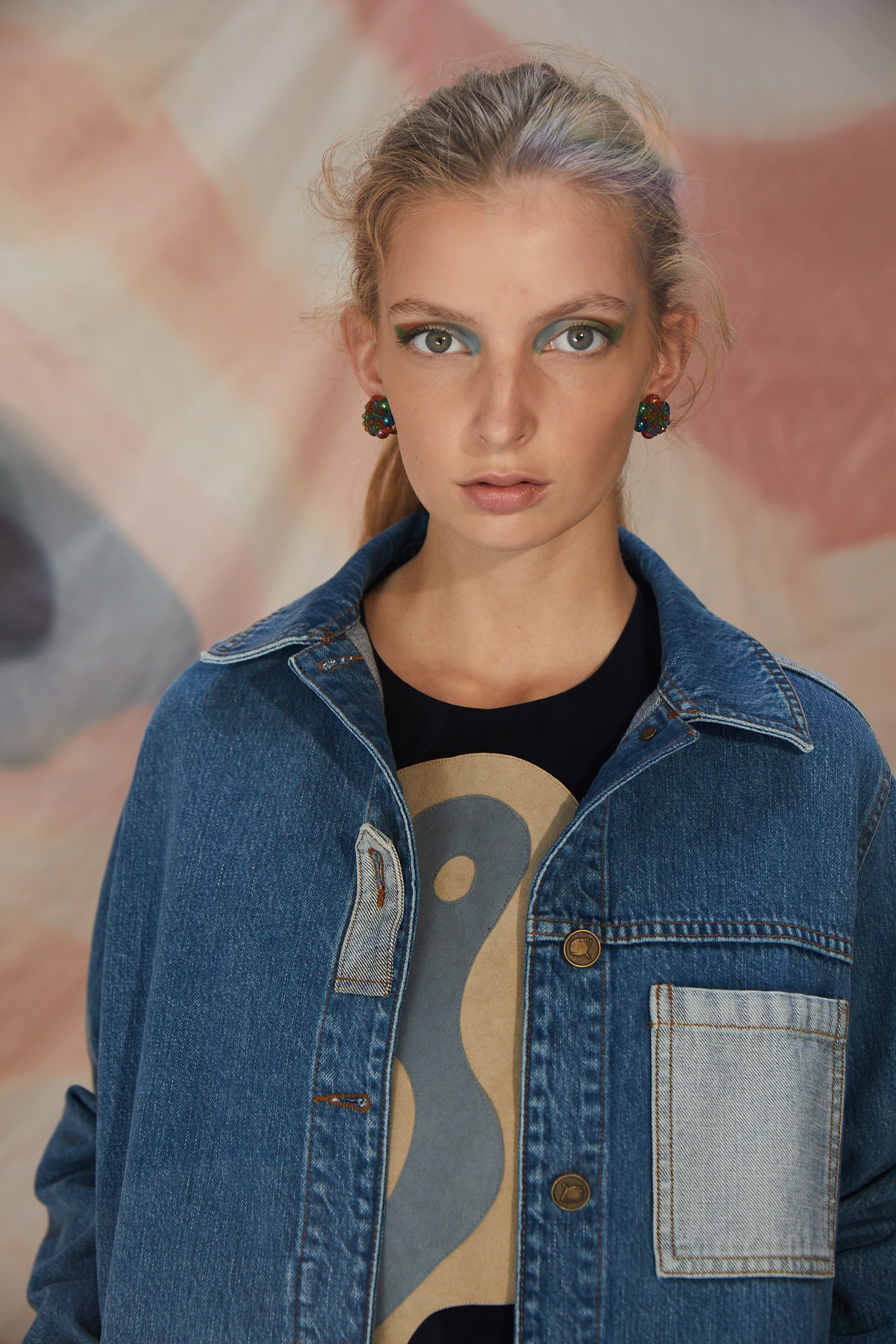 Gömlek Yaka Ön ve Cep Nakış Detaylı Ceket