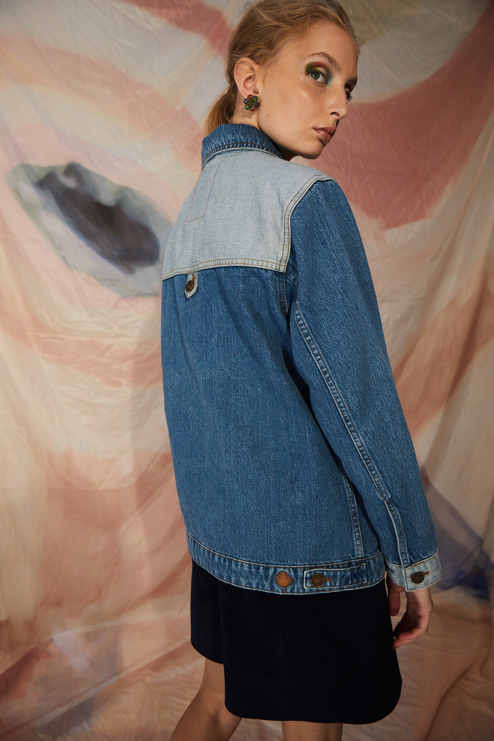 Gömlek Yaka Ön ve Cep Nakış Detaylı Ceket