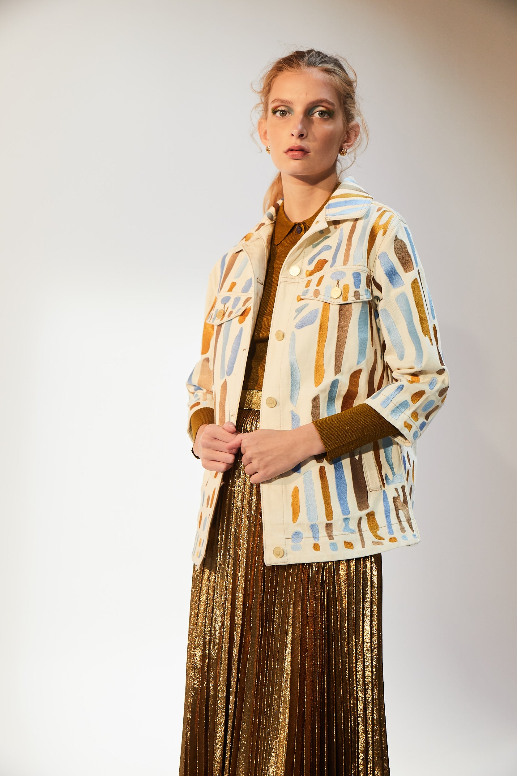 Ön Ve Arka Mavi-Sarı Geometrik Nakışlı  Ceket