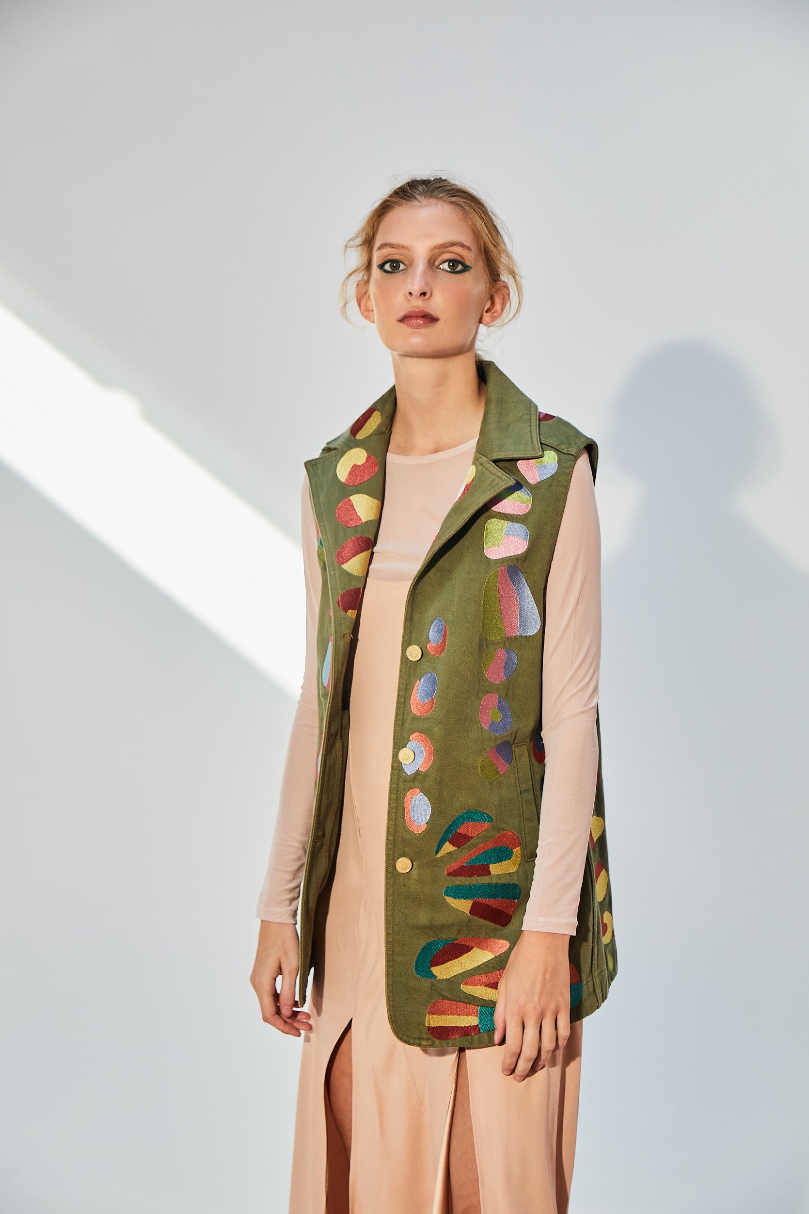 Renkli İNakışlı  Gömlek Yaka Kolsuz Yelek