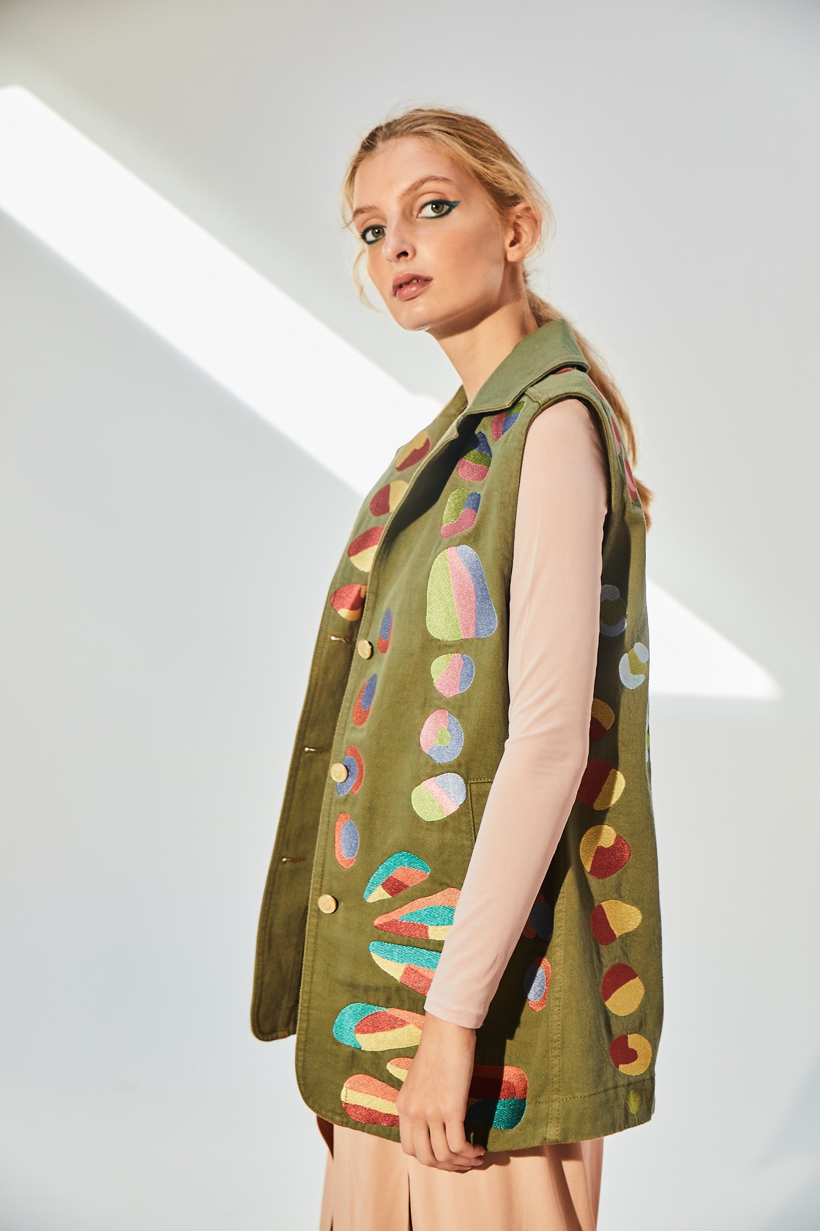 Renkli İNakışlı  Gömlek Yaka Kolsuz Yelek