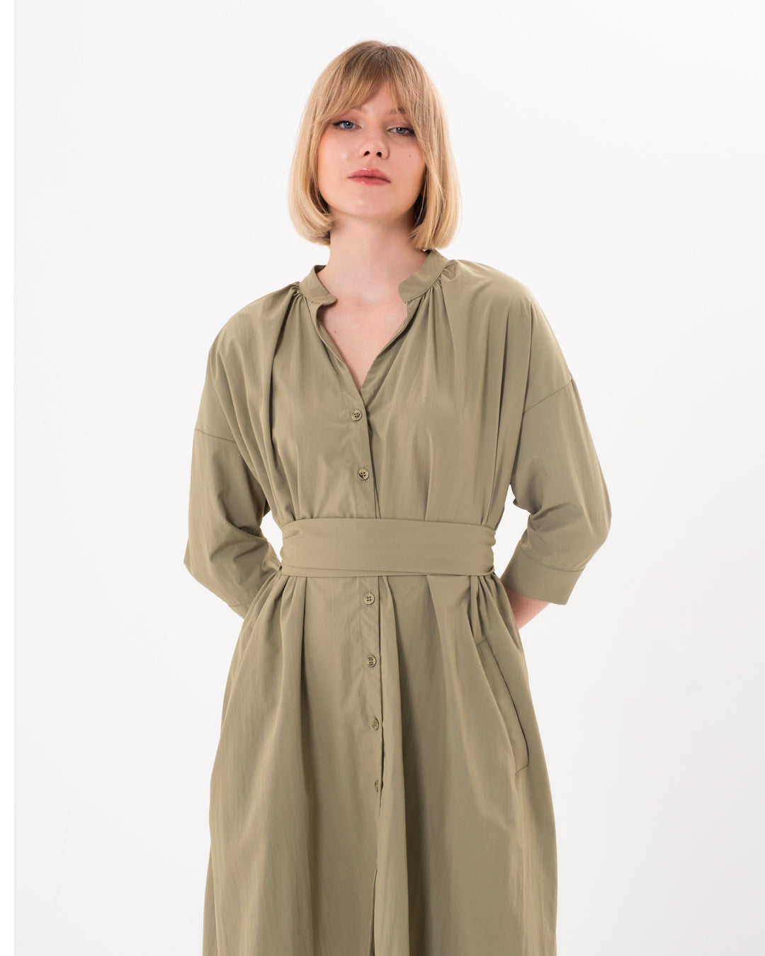 Önü Düğmeli Kuşaklı Elbise