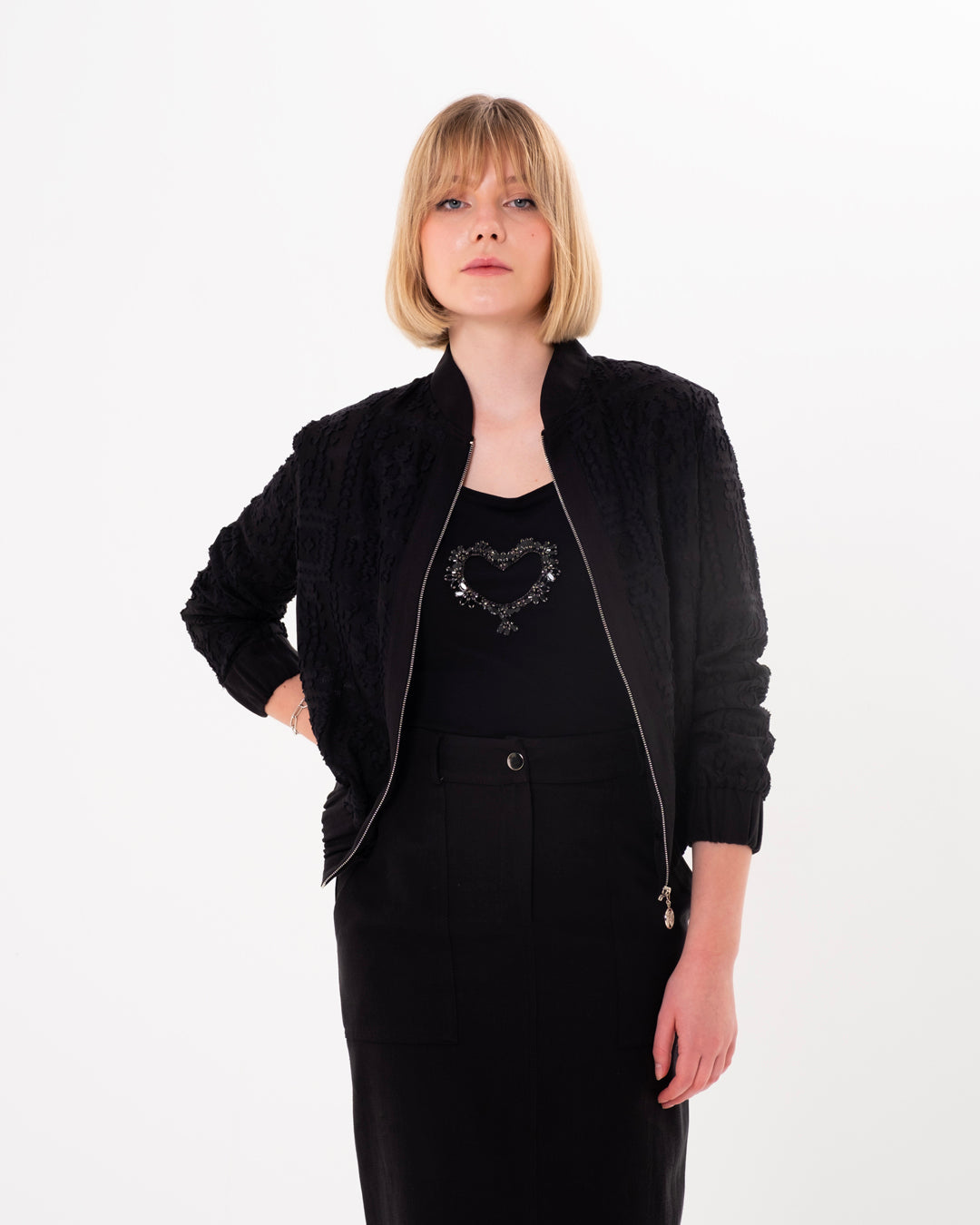 Önü Fermuarlı, Kolları ve Beli Lastikli Ceket-Atlet-Etek (Üçlü) Takım