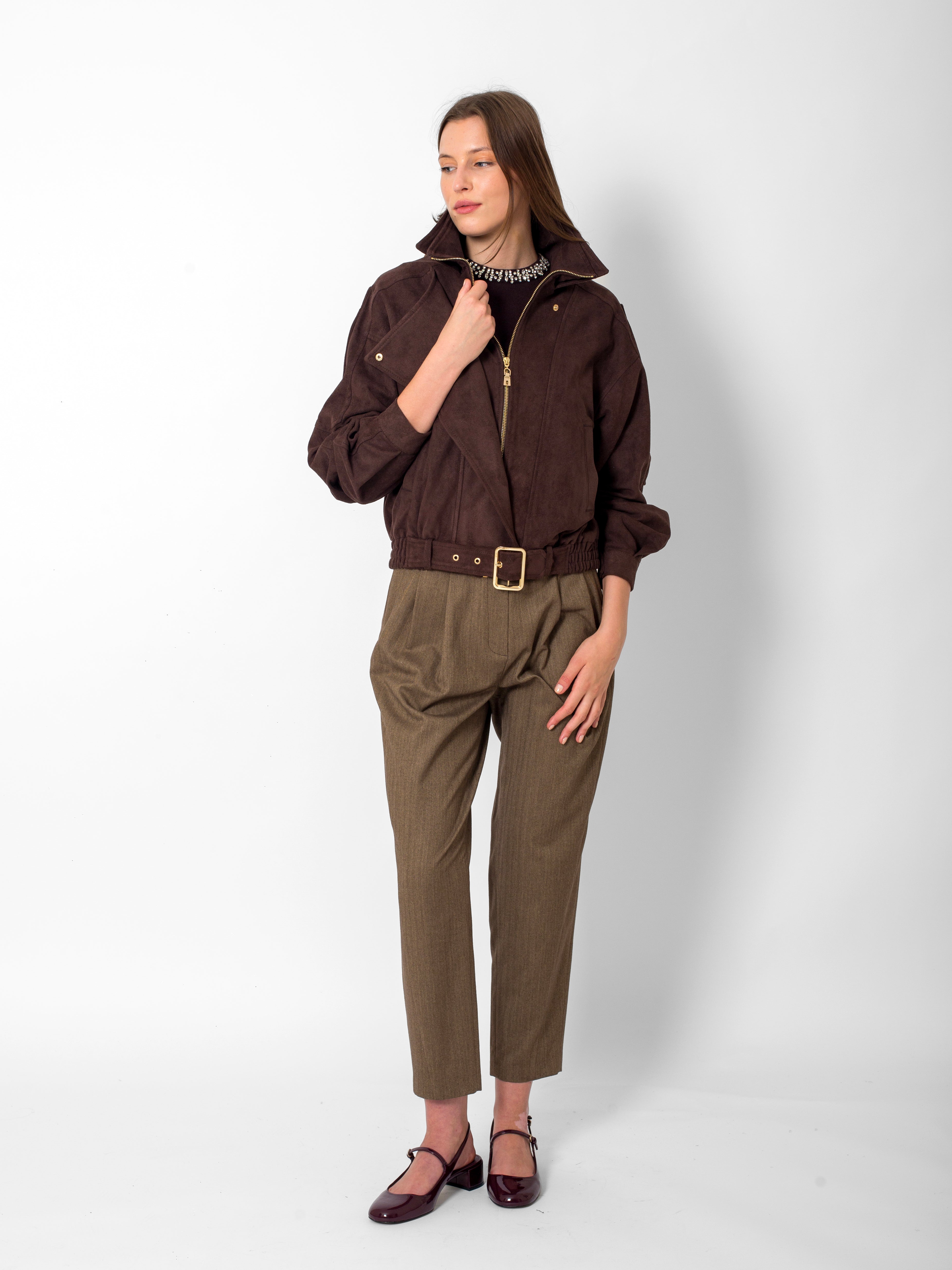 Beli Düğme Detaylı Önü Pilili Balıksırtı Pantolon