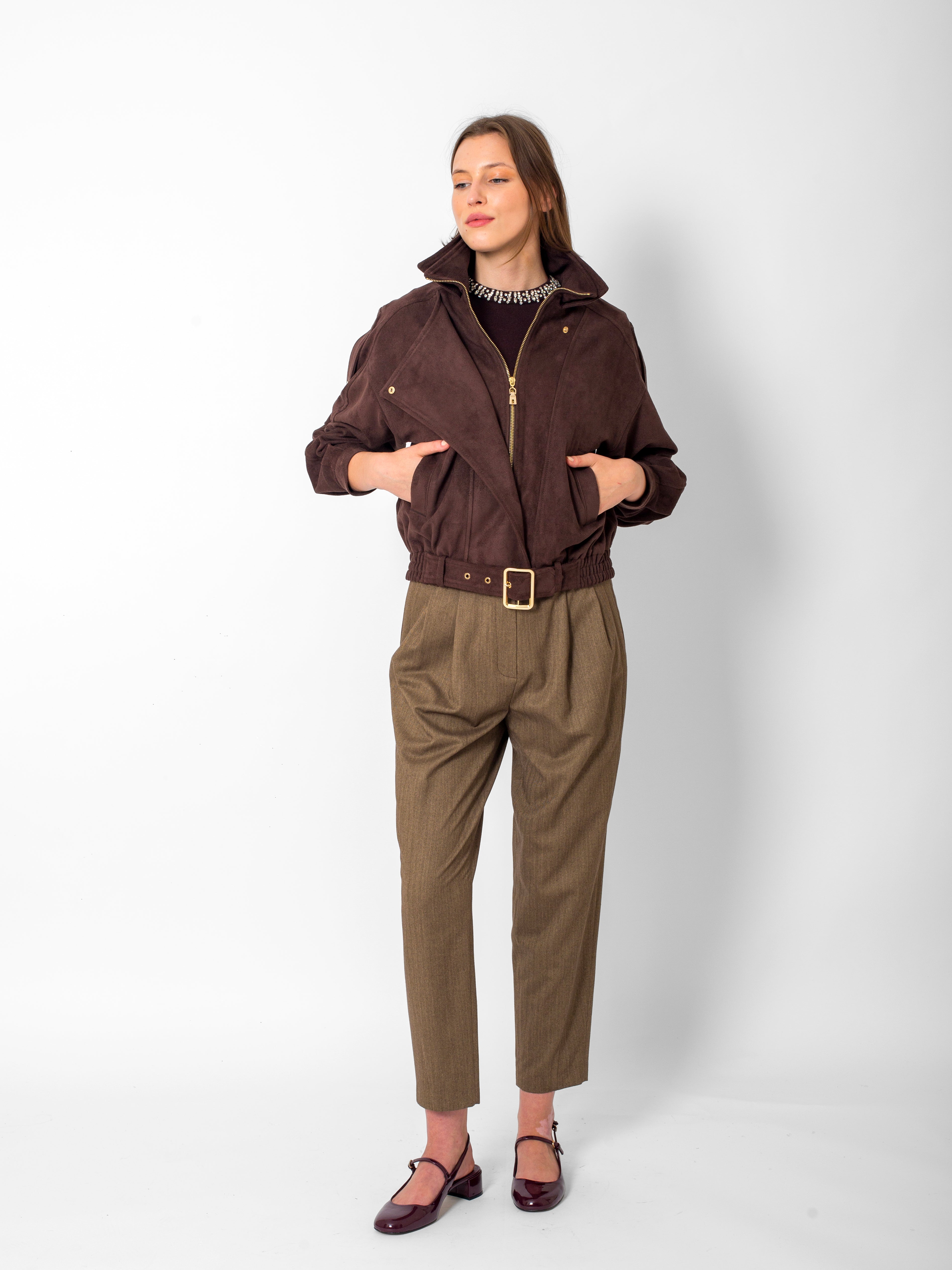 Beli Düğme Detaylı Önü Pilili Balıksırtı Pantolon