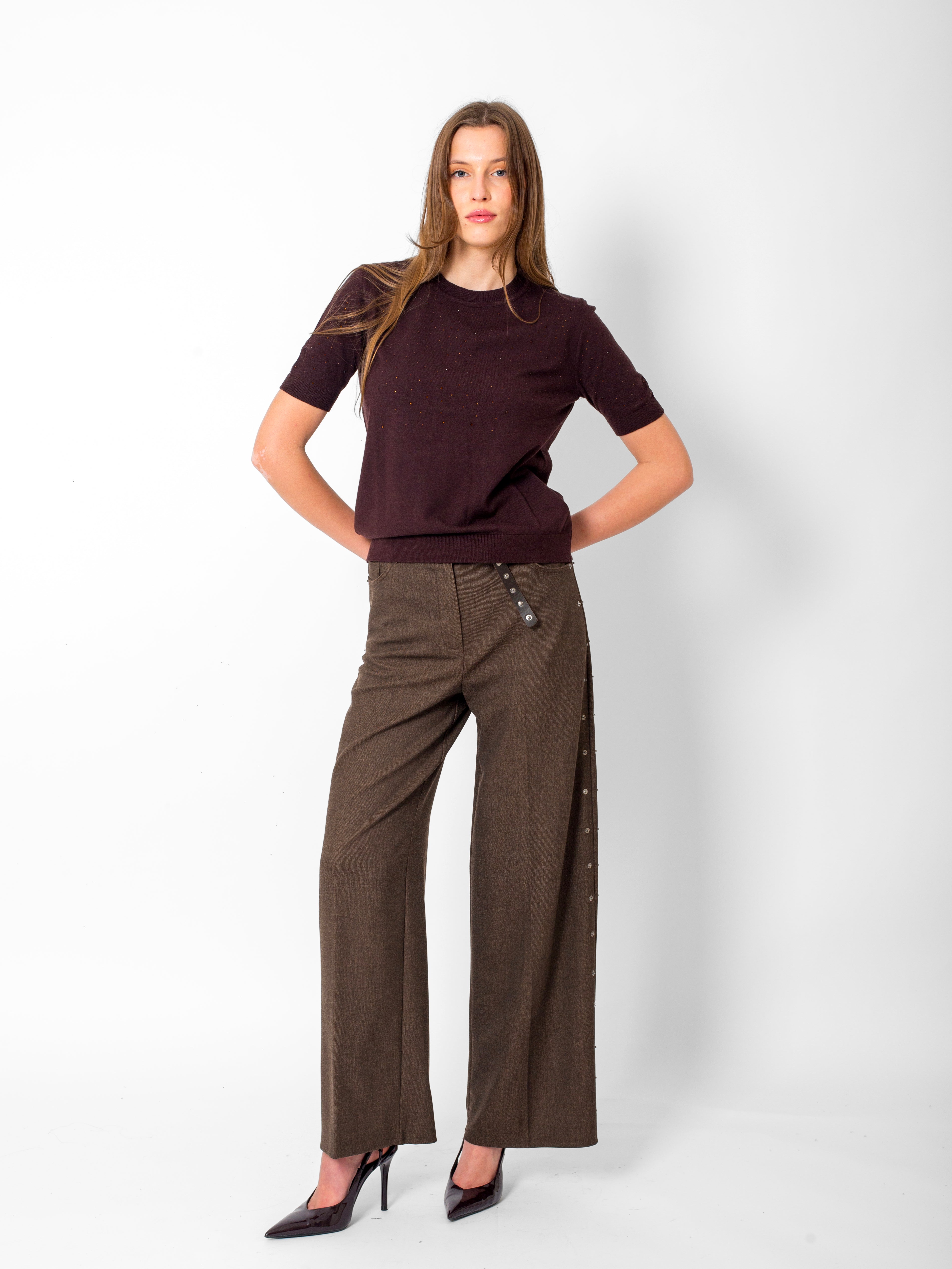 Yuvarlak Yaka Serpme Taşlı Kısa Kollu Triko Bluz