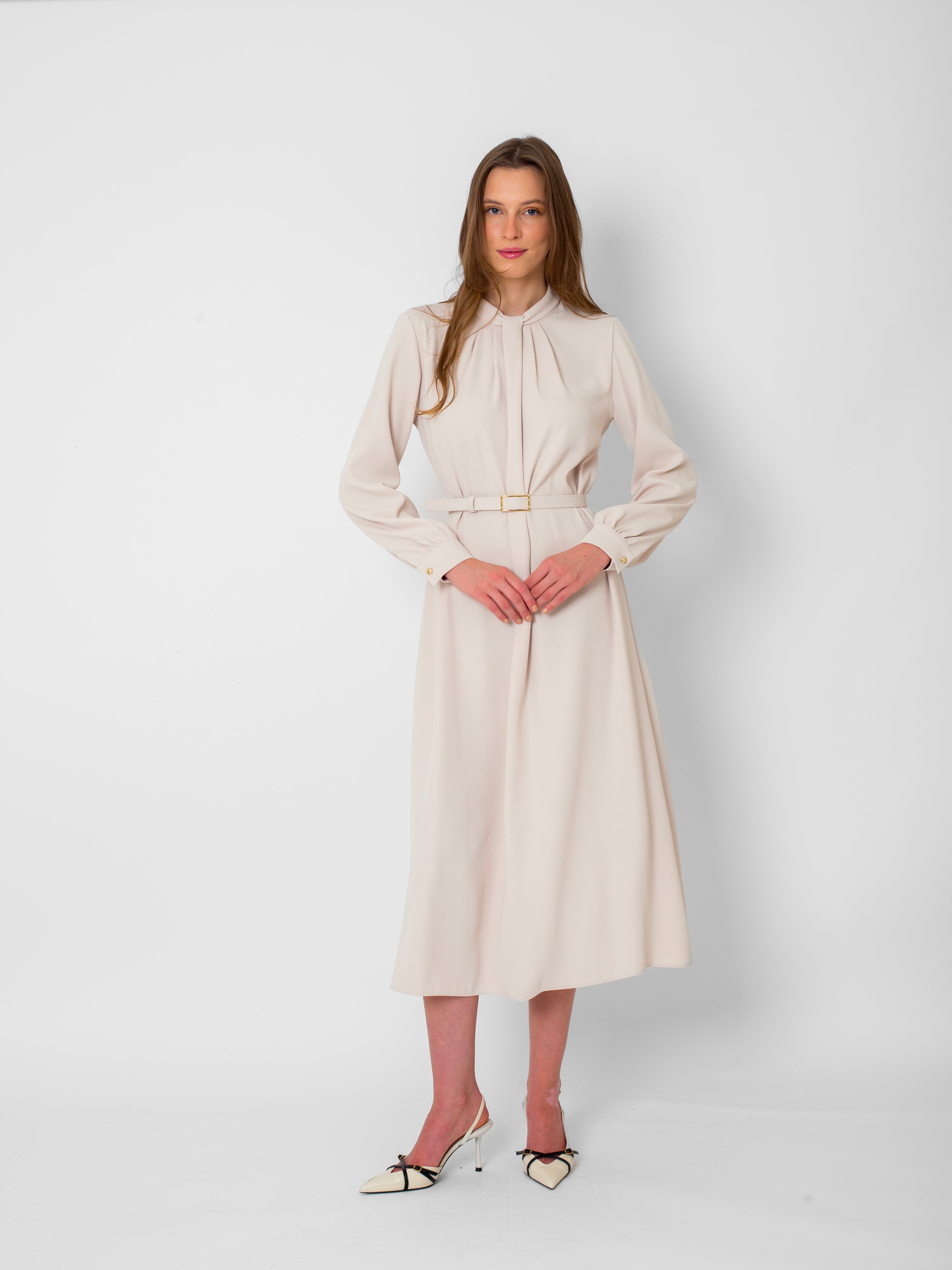 Yuvarlak Yaka, Yaka Detaylı Kemerli Elbise