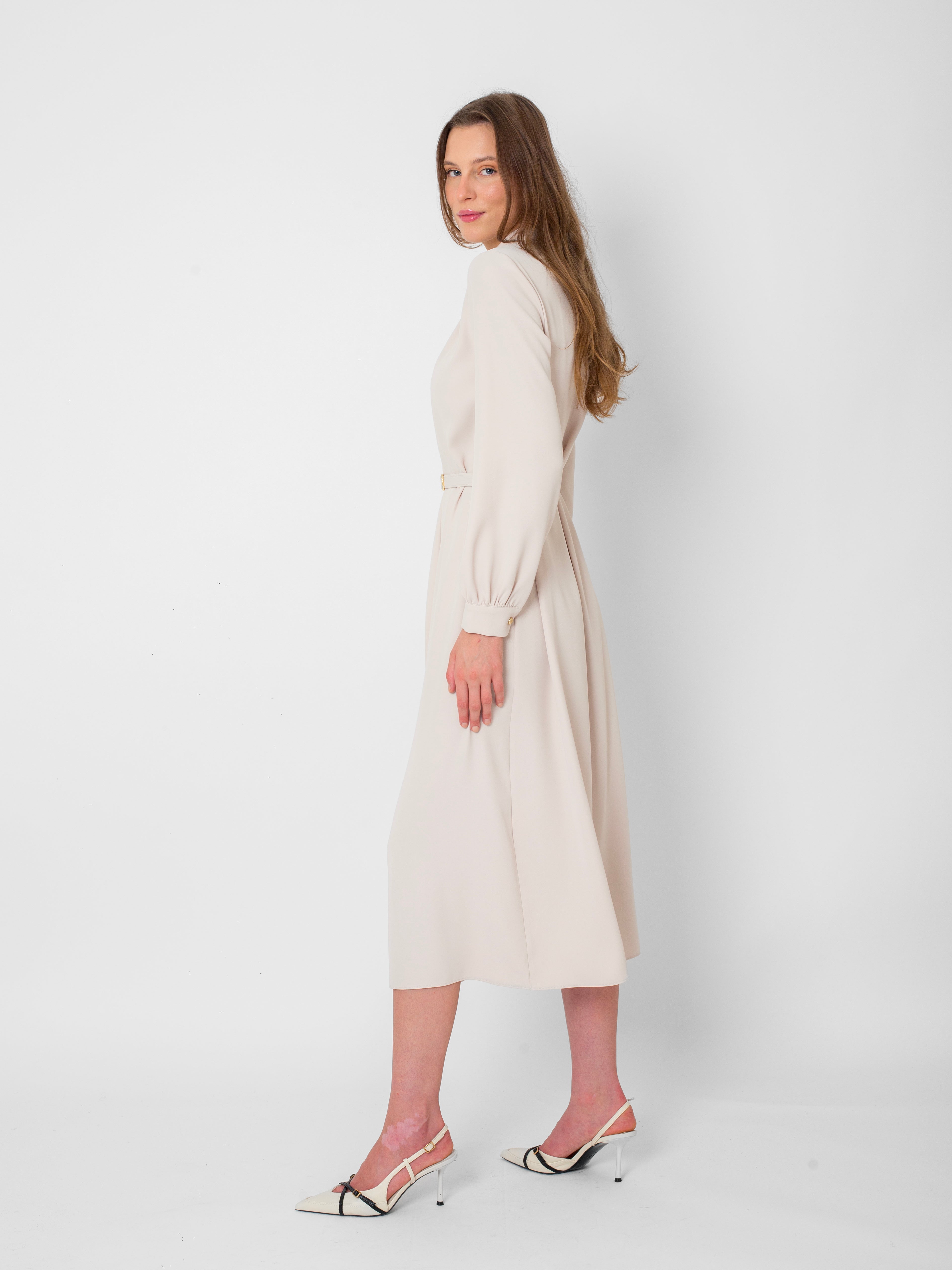 Yuvarlak Yaka, Yaka Detaylı Kemerli Elbise