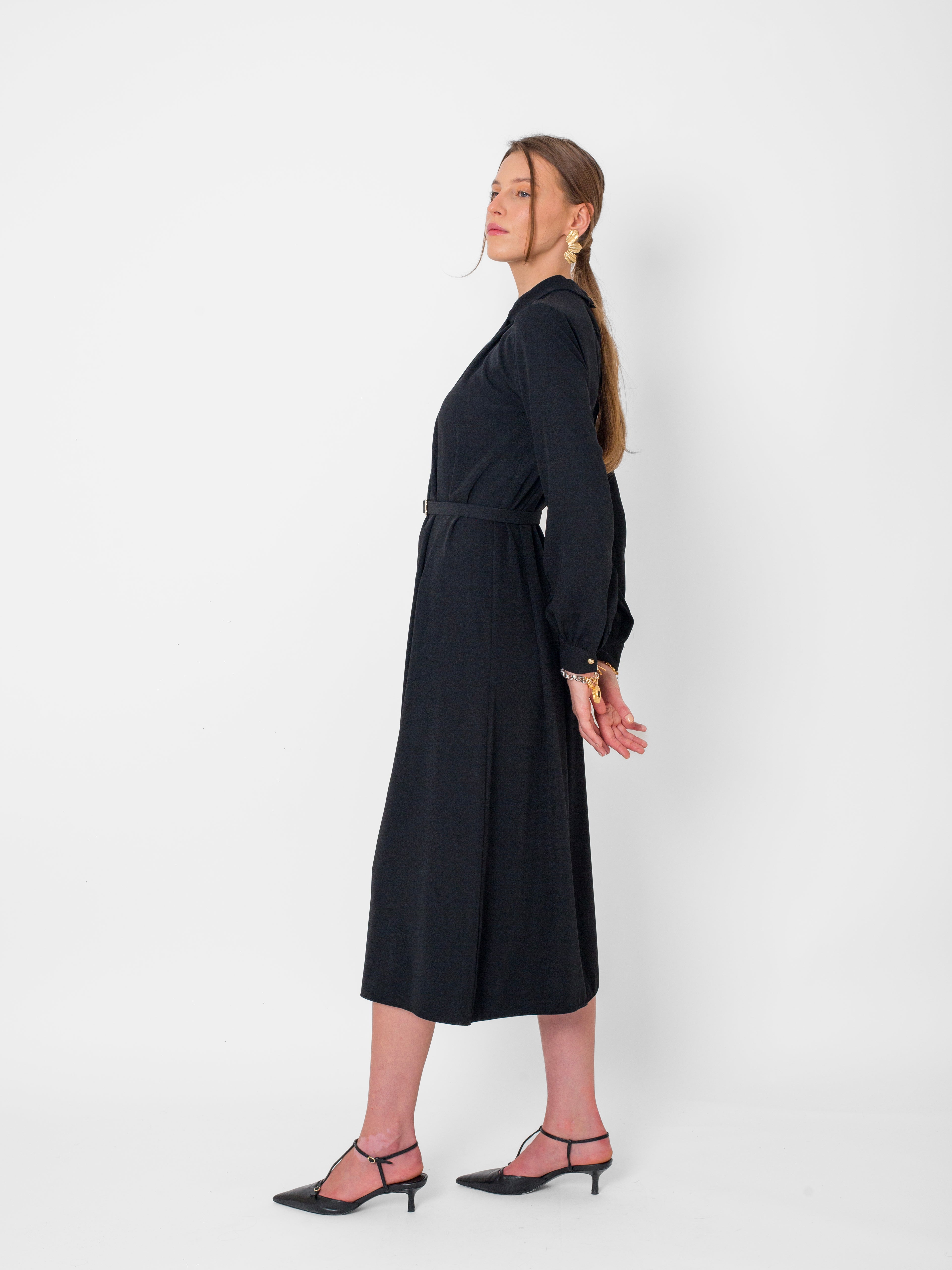 Yuvarlak Yaka, Yaka Detaylı Kemerli Elbise