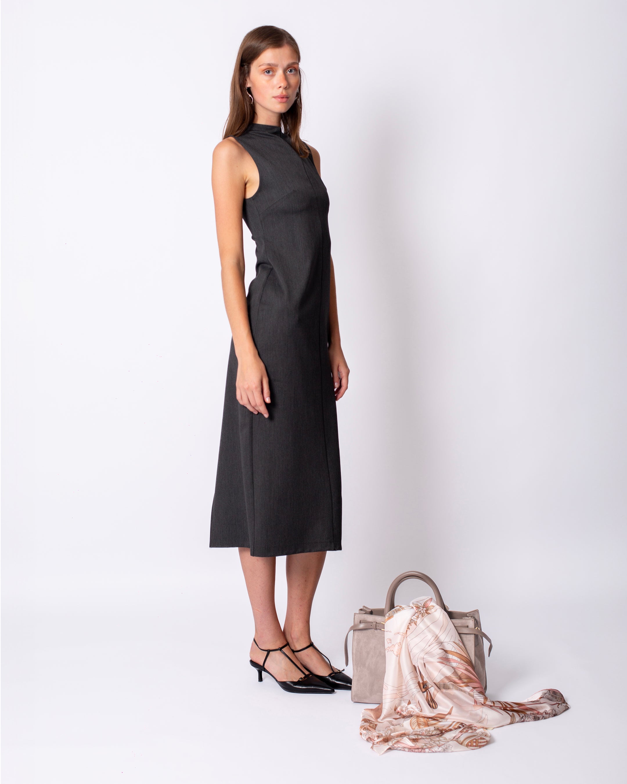 Yuvarlak Yaka İçi Astarlı Elbise