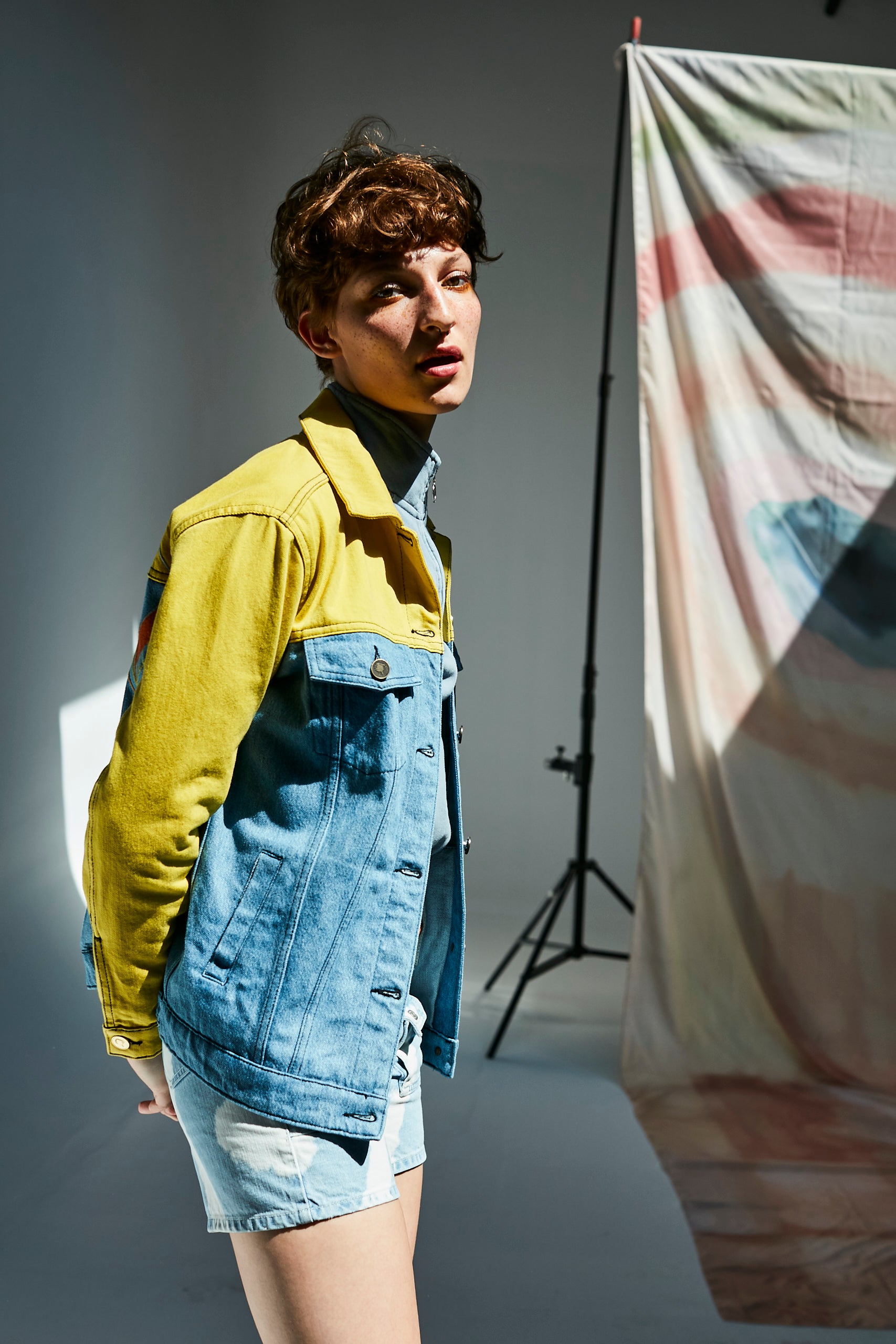 Arkası Geometrik  Nakış İşlemeli Ceket