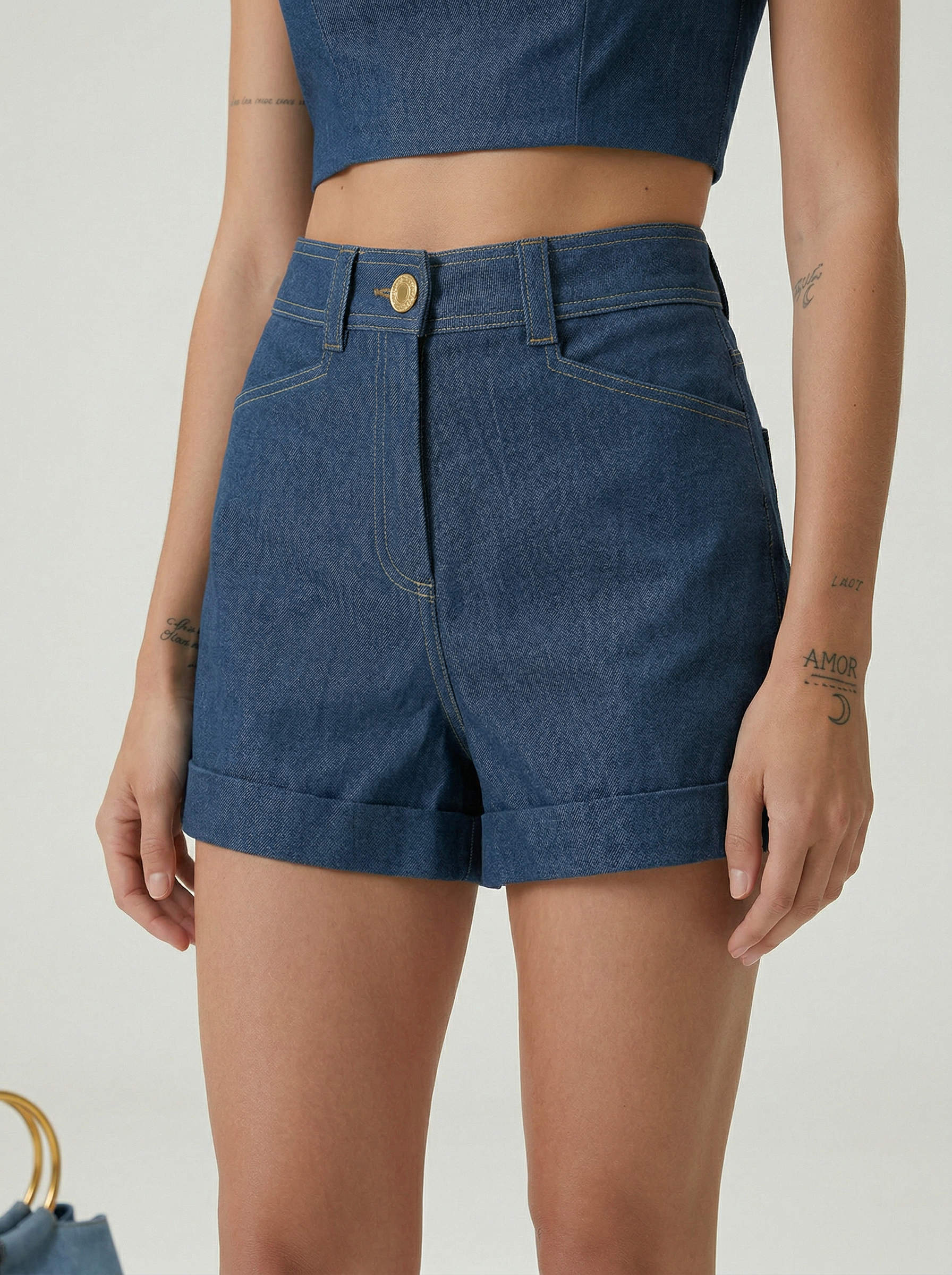 Önü Düğmeli Denim Kısa Şort