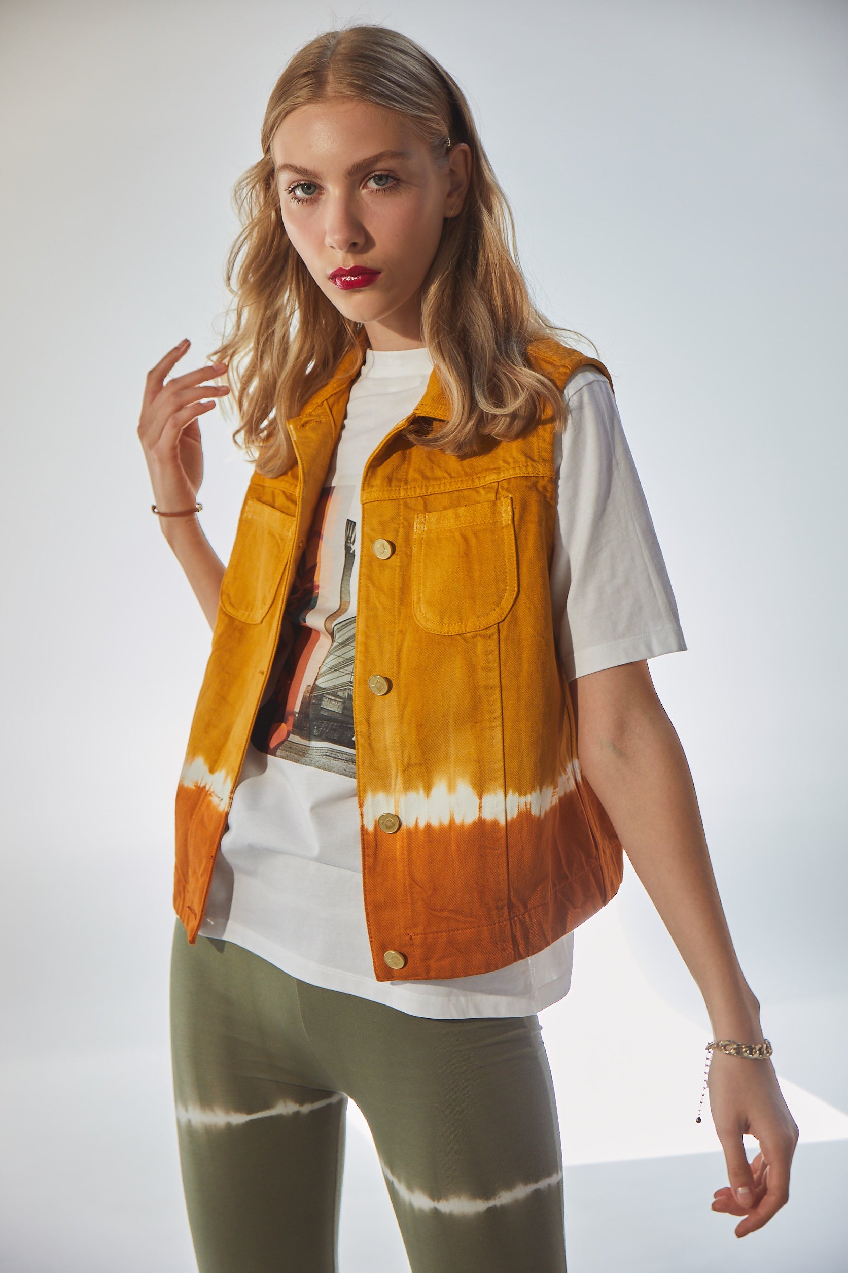 Gömlek Yaka Çift Renk Geçişli Kısa Yelek