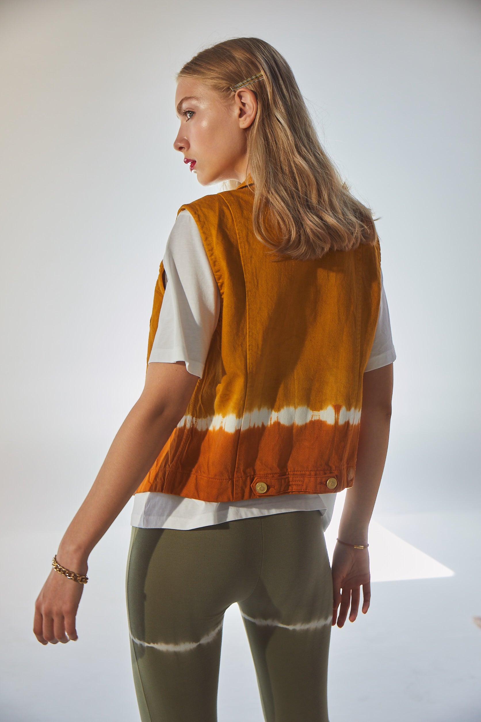 Gömlek Yaka Çift Renk Geçişli Kısa Yelek