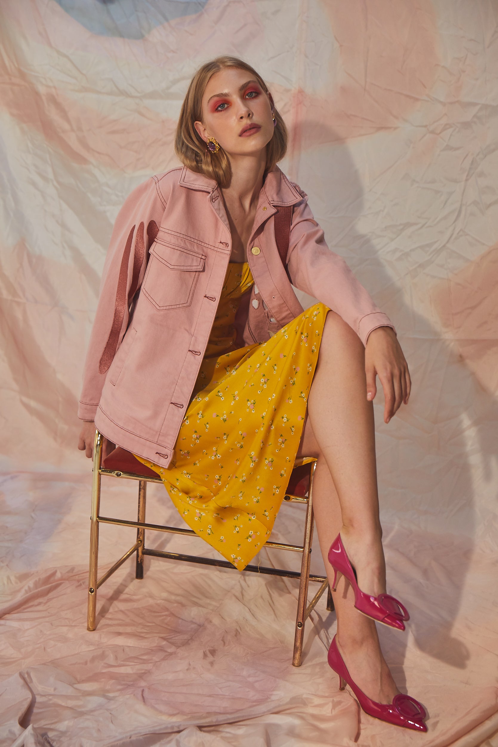 Ön ve Arka Geometrik Nakış İşlemeli Ceket