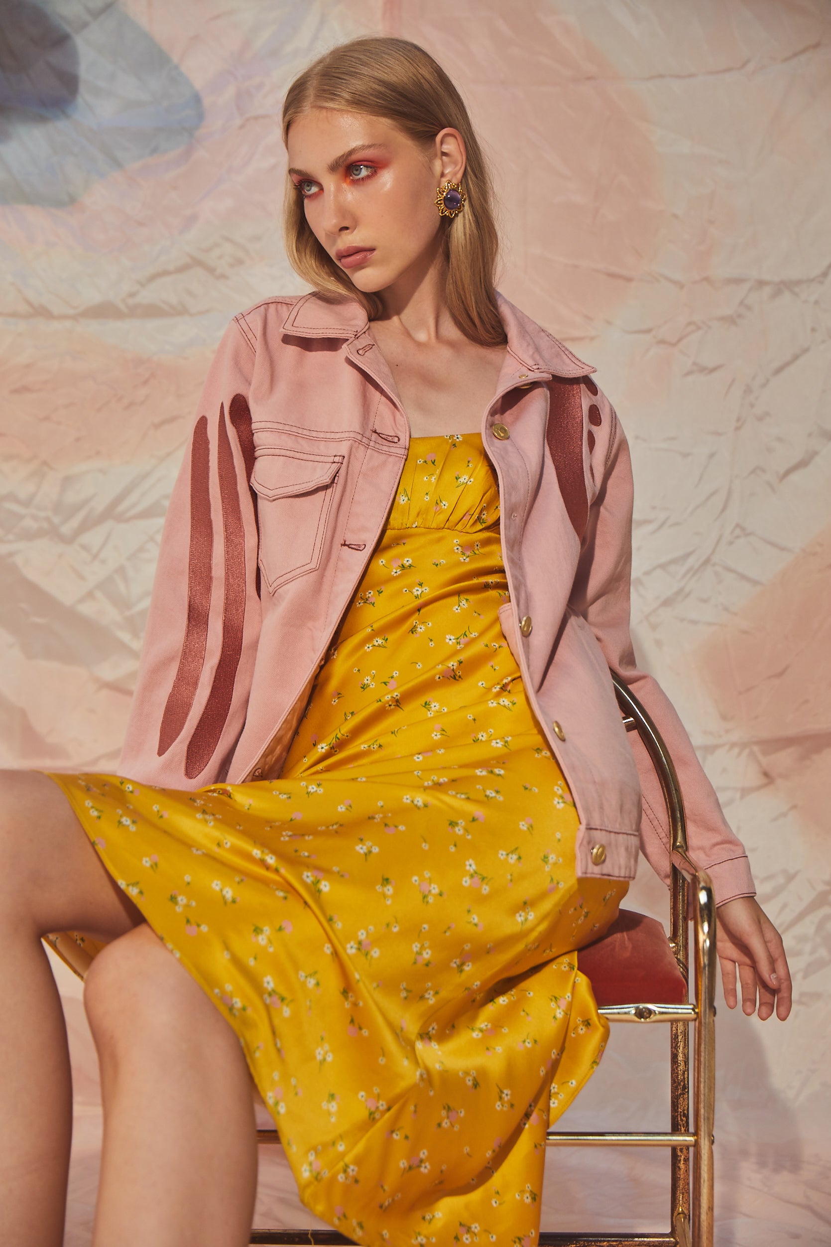 Ön ve Arka Geometrik Nakış İşlemeli Ceket