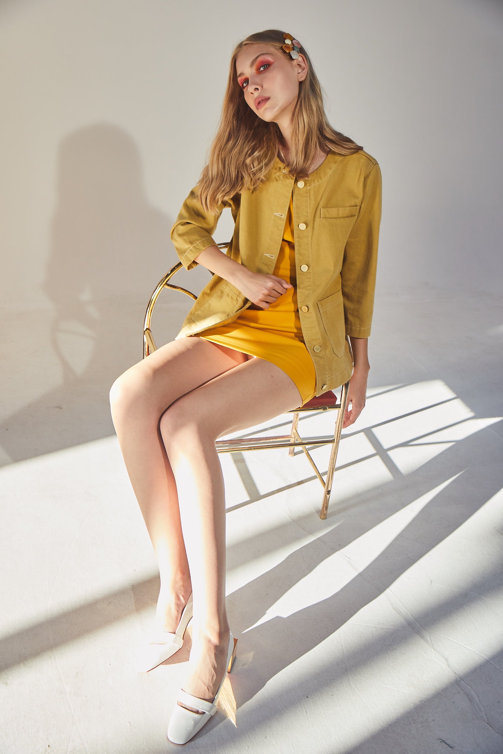 Yakasız Cep Detaylı  Kısa Ceket