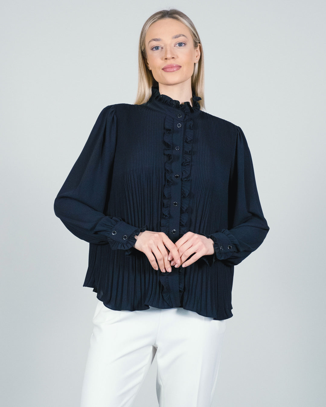 Düğme Detaylı Plili Bluz